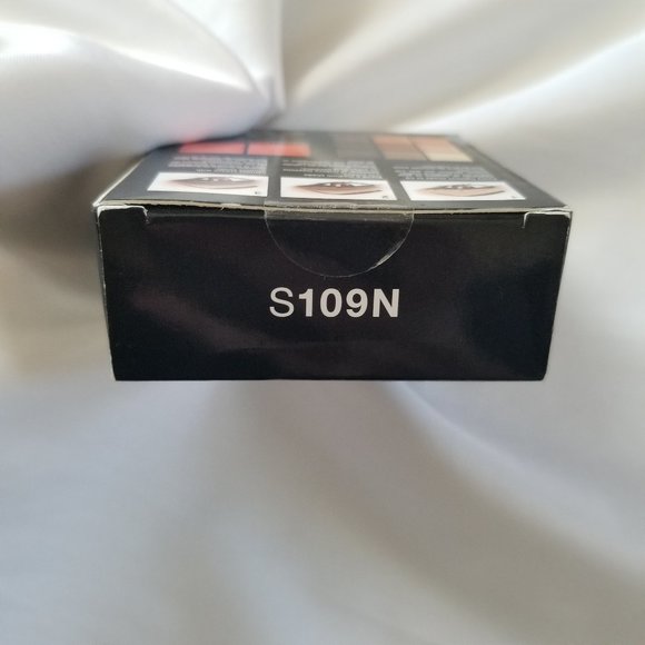 NIB NYX Nude on Nude Natural Look Kit S109N Diaphane 9 Eye shadow & 2 Li… - Picture 5 of 7